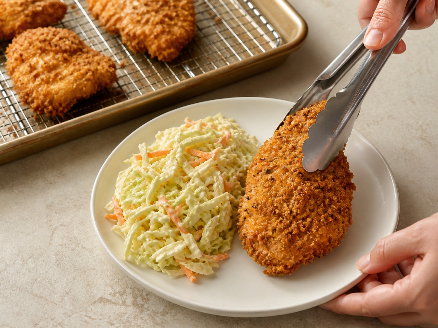 Ayam Buttermilk Panggang Renyah dengan Selada Kol — Diamkan ayam lalu sajikan dengan selada kol