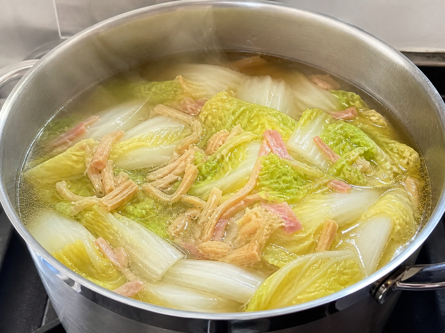 上湯浸娃娃菜 — 步驟10：慢火煮熟