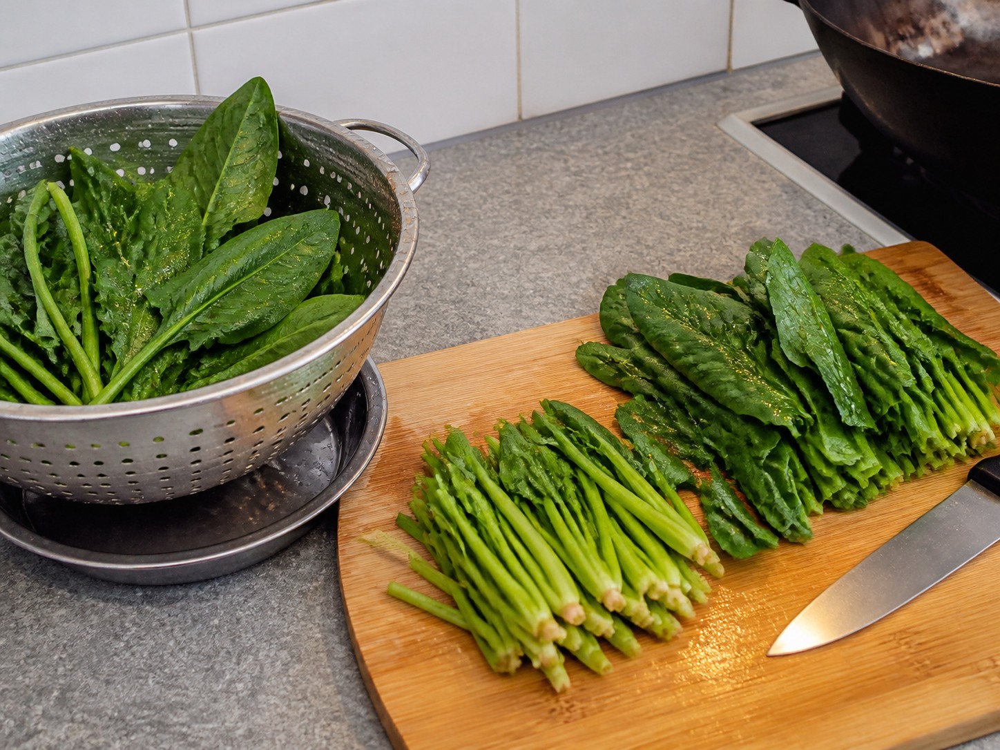 菠菜炒牛肉:瀝乾及切菠菜