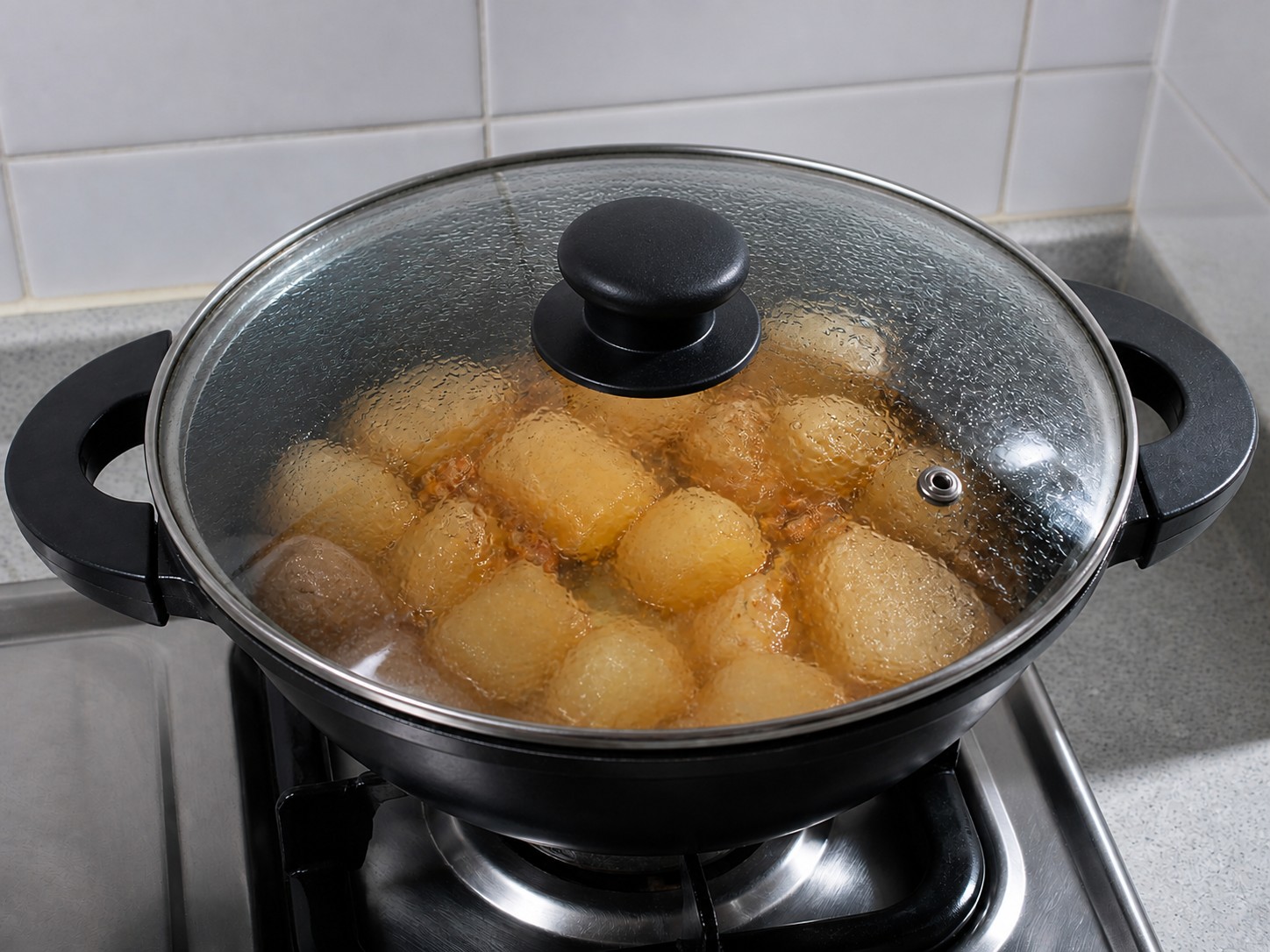 Braised Daikon na may Tuyong Hipon — hakbang 9: Takpan at i-braise