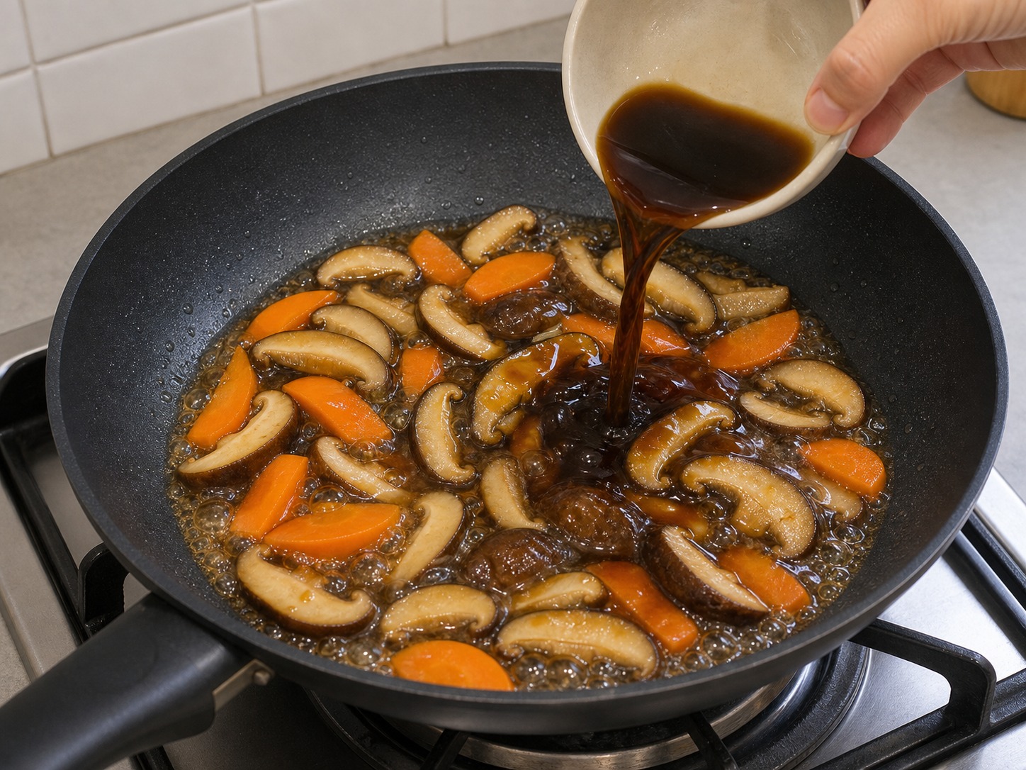 紅燒豆腐:加入汁料