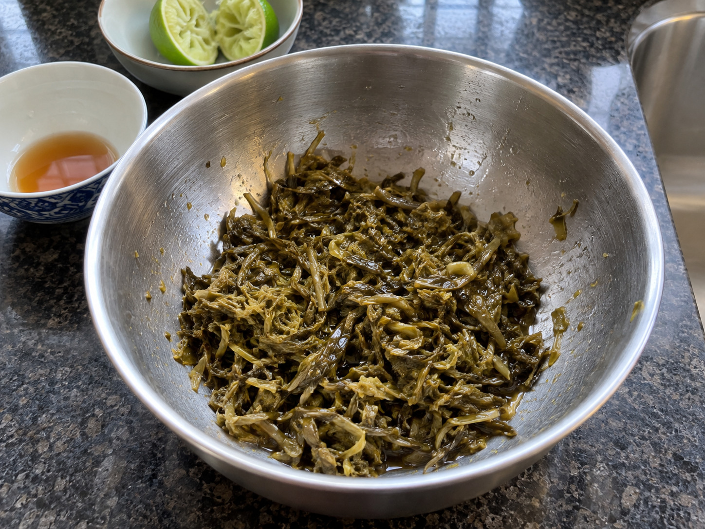 緬甸茶葉沙律 — 茶葉拌魚露青檸