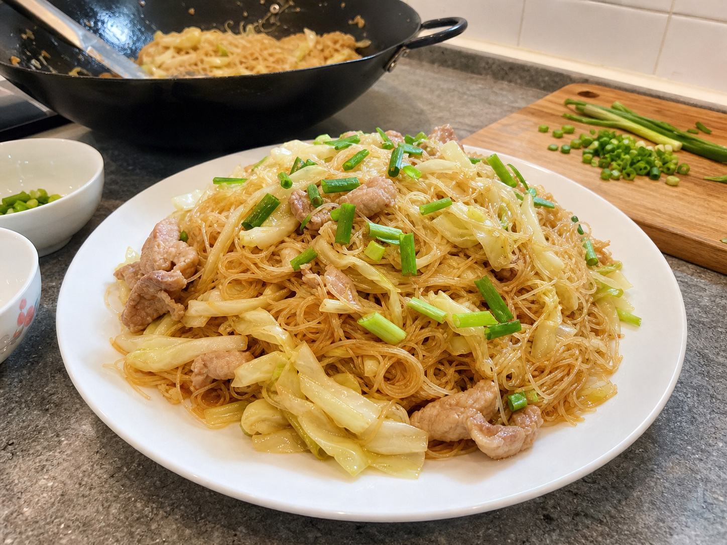 椰菜粉絲炒肉絲:Step 12