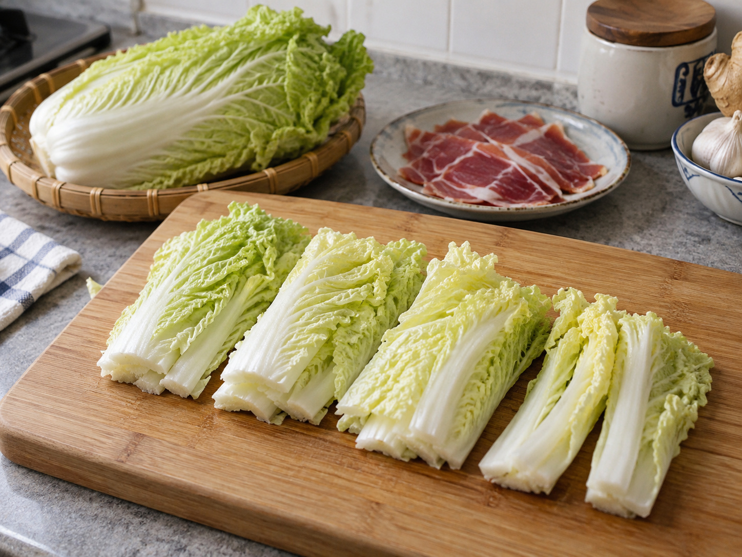 Cantonese Braised Napa Cabbage na may Jinhua Ham — Hiwain ang dahon