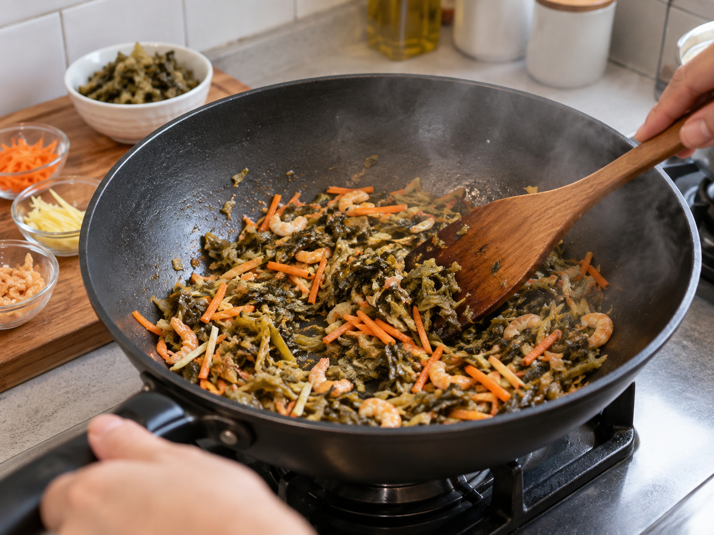 Bihun Rebus dengan Babi dan Sawi Asin — Masukkan sawi asin