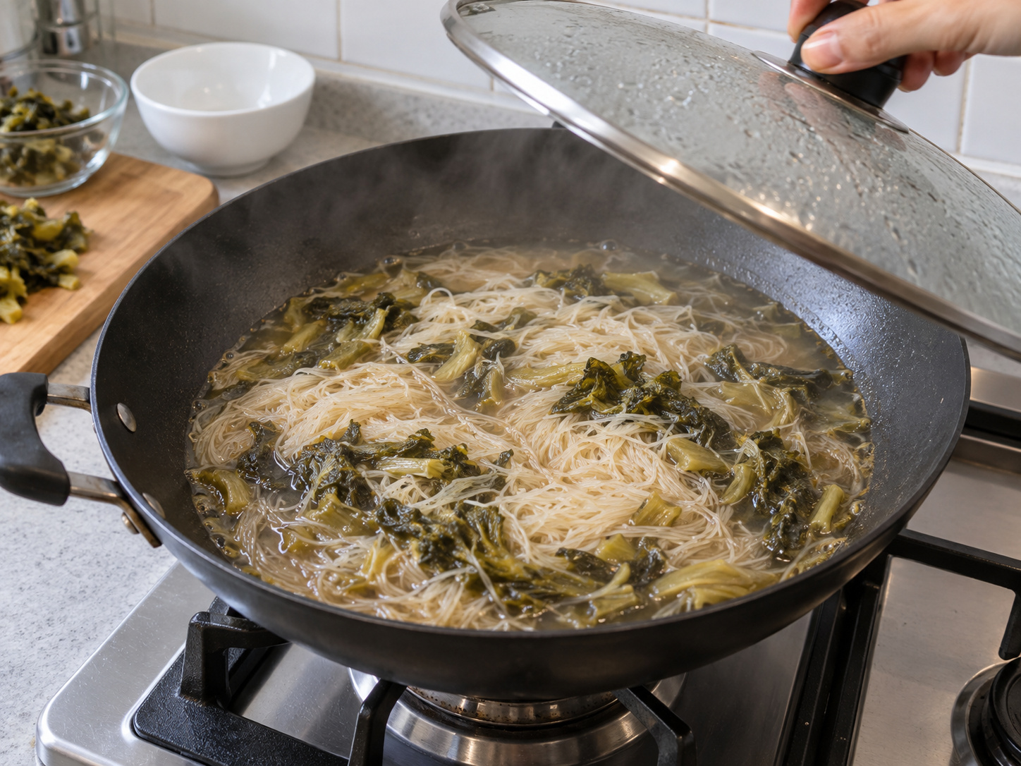 Bihun Rebus dengan Babi dan Sawi Asin — Rebus bihun