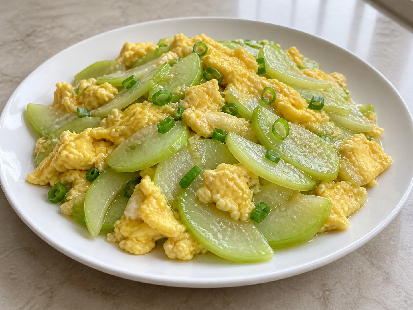Ginisang Sayote na May Itlog — natapos na ulam