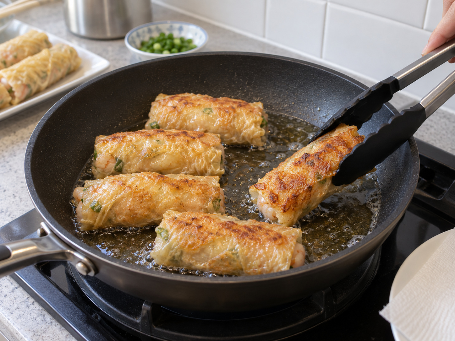 Lumpia Kulit Tahu Isi Udang Renyah ala Kanton — Goreng perlahan