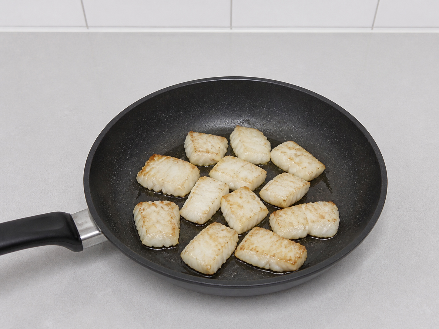 Clay Pot Ikan Fillet dan Tahu Kanton — Panggang ikan