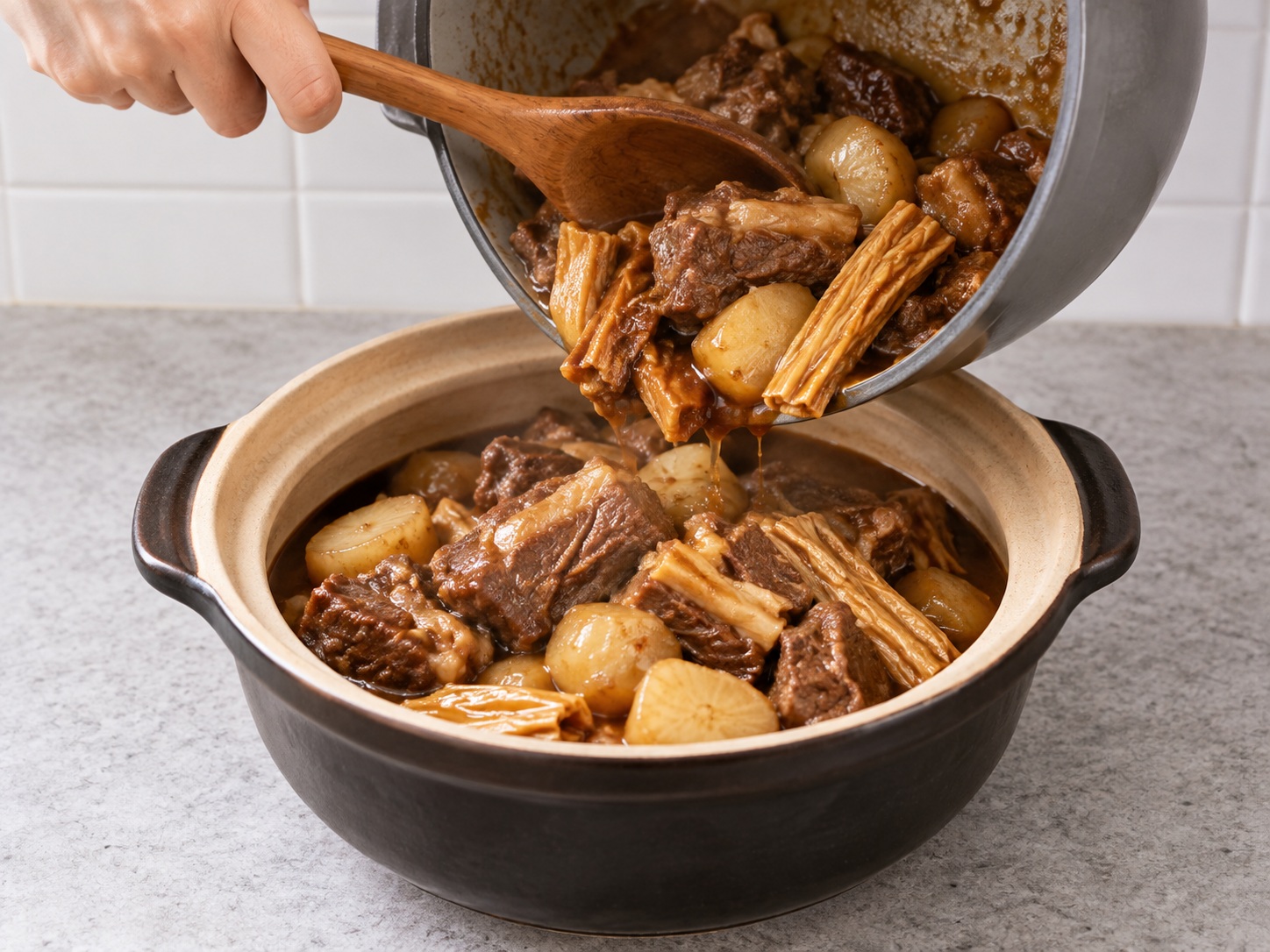 Cantonese Lamb Brisket at Bean Curd Sheet Pot — Ilipat sa clay pot