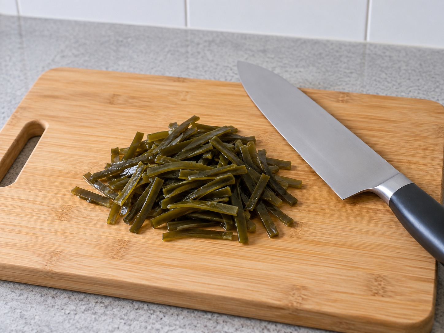 Mung Bean and Kelp Sweet Soup — Cut kelp into thin short strips