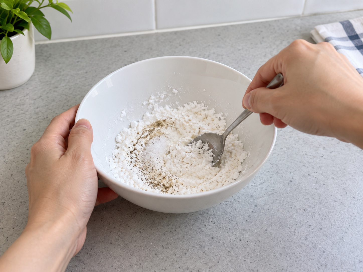 椒鹽豆腐粒 — 拌椒鹽粉