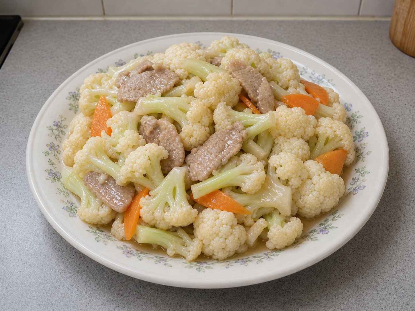 椰菜花炒肉片 Stir-fried Cauliflower with Pork Slices