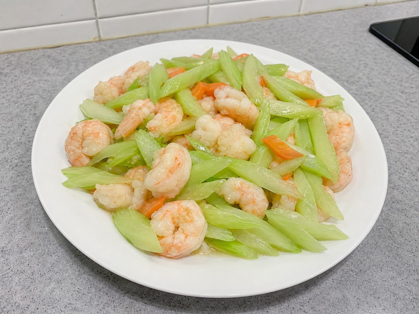 西芹炒蝦仁 Stir-fried Shrimp with Celery