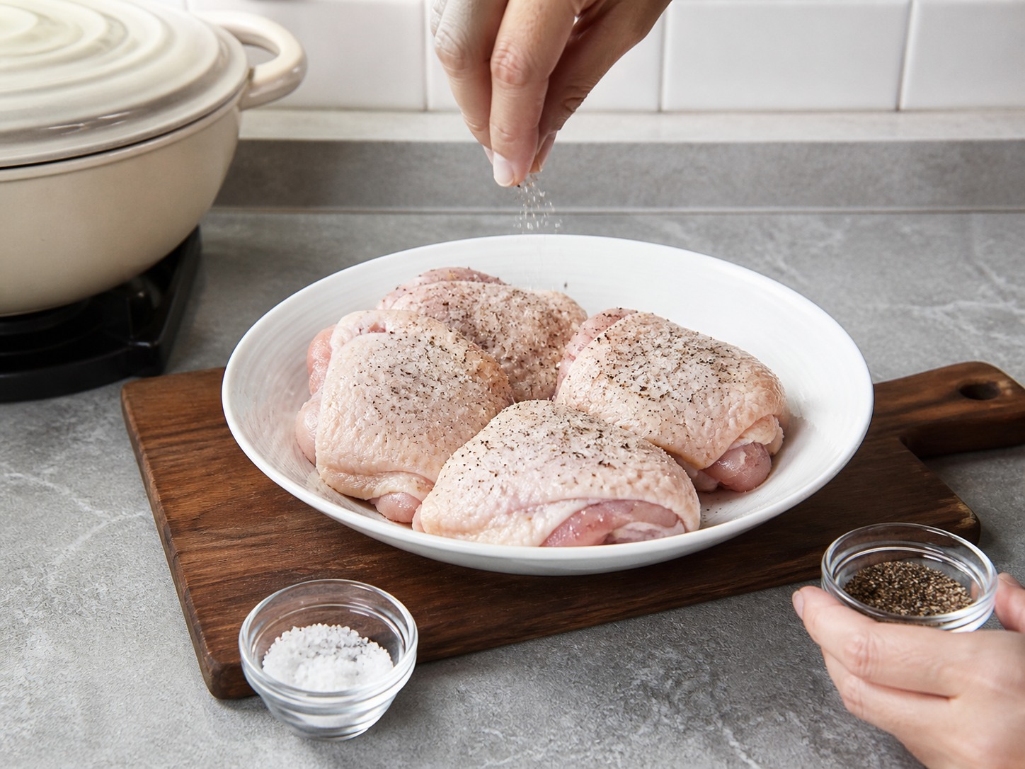 Ayam Normandy dengan Apel dan Saus Krim Cider — Bumbui ayam