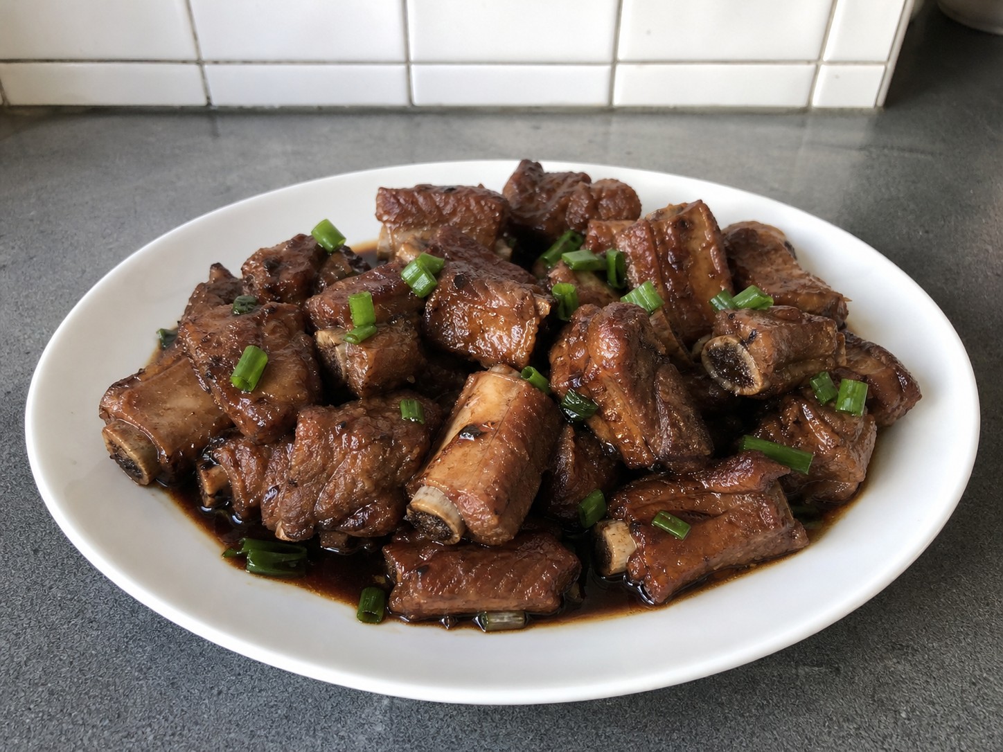 鎮江黑醋骨完成圖｜Braised Pork Ribs with Chinese Black Vinegar