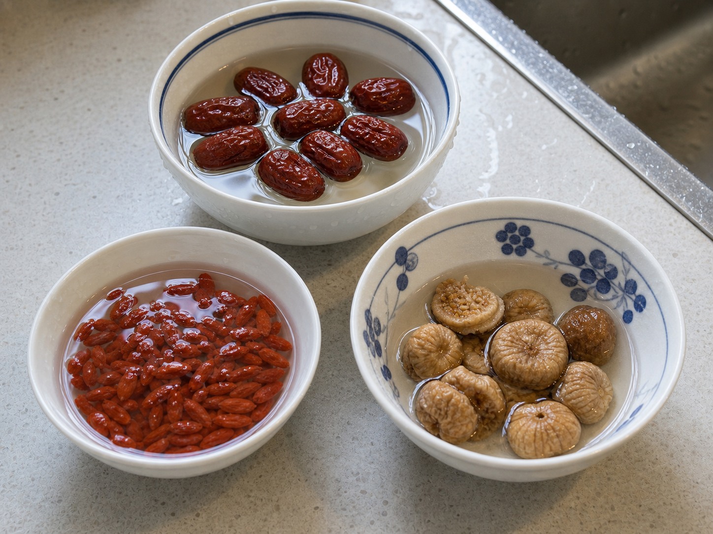 淮山杞子瘦肉湯:清洗乾貨