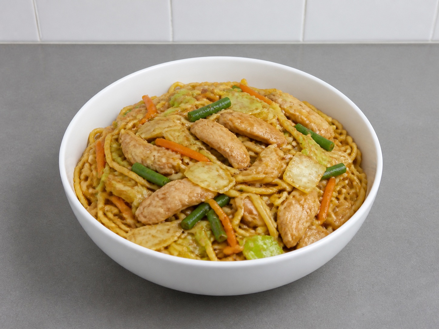 Pancit Canton Ayam Filipina — hidangan jadi
