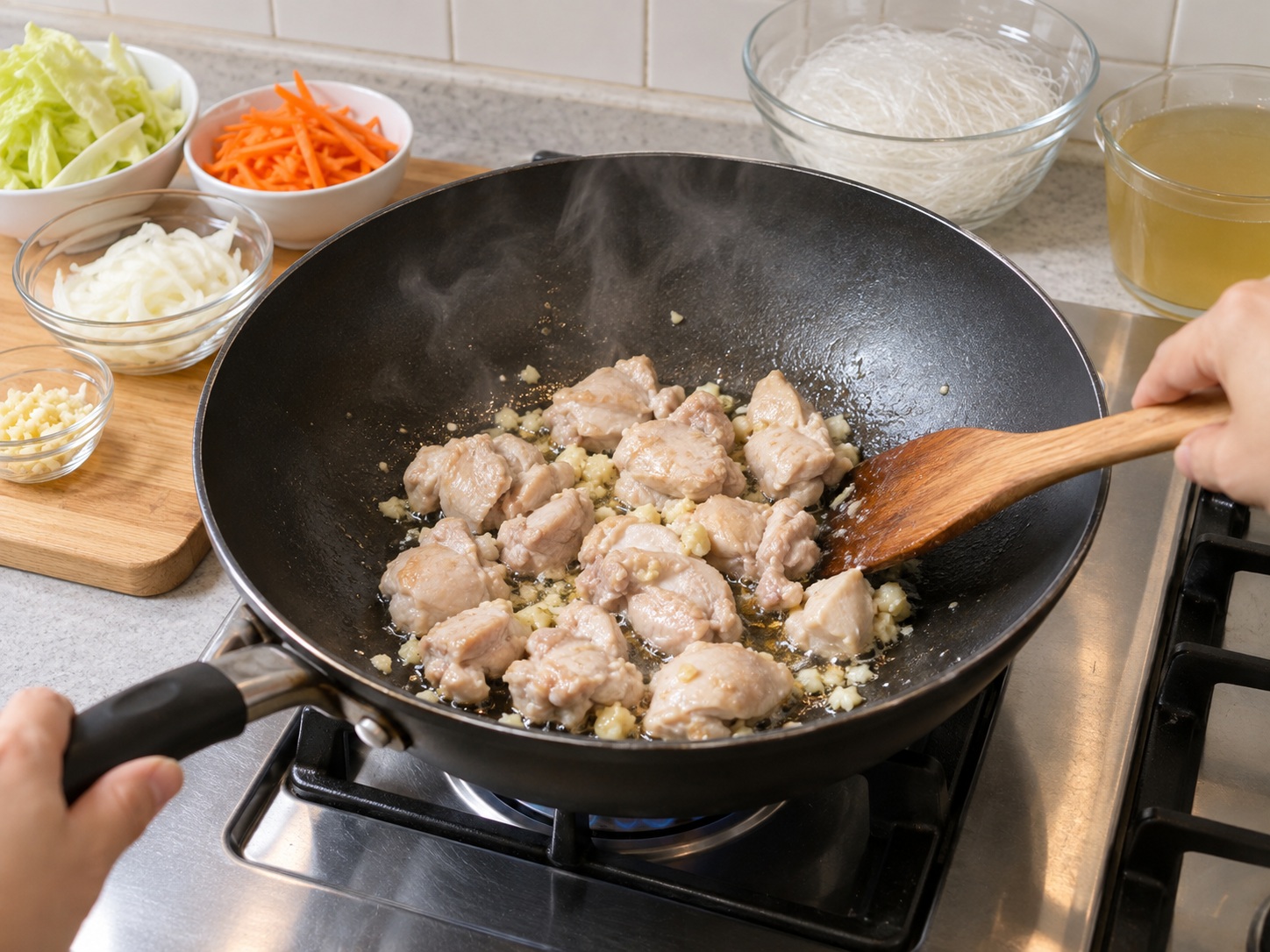 Filipino Chicken Sotanghon Soup — Lutuin ang bawang at manok