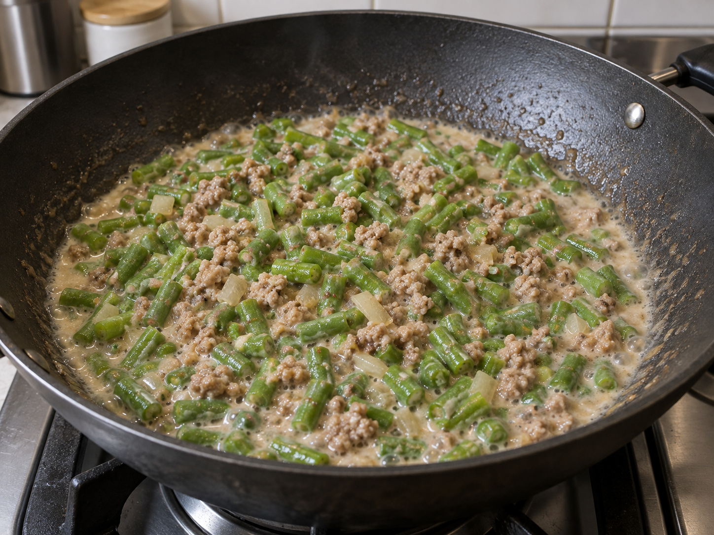 菲律賓椰奶辣四季豆 — 慢火煮至豆熟