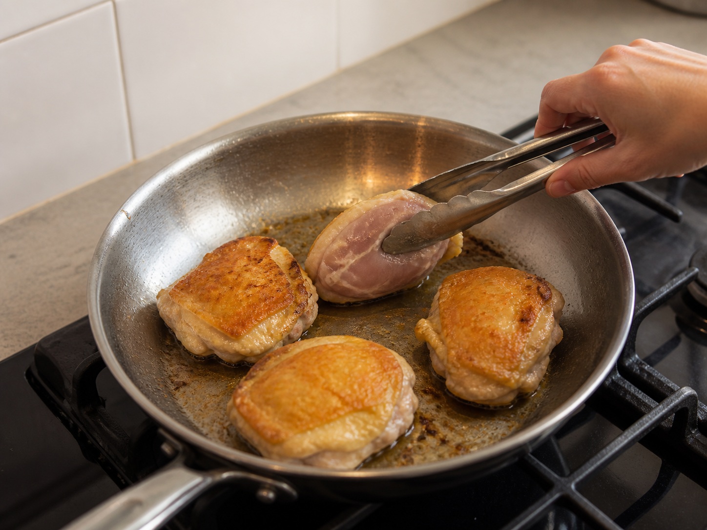 French Tarragon Chicken with Peas — Turn and sear the second side: Turn the chicken, sear the second side for 4 minutes, then transfer it to a clean plate.