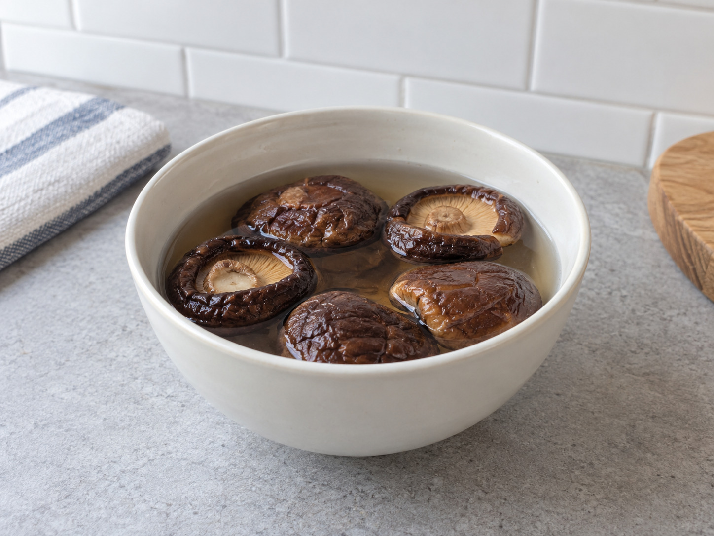 Fujian Red Rice Wine Lees Chicken Soup — Soak shiitake