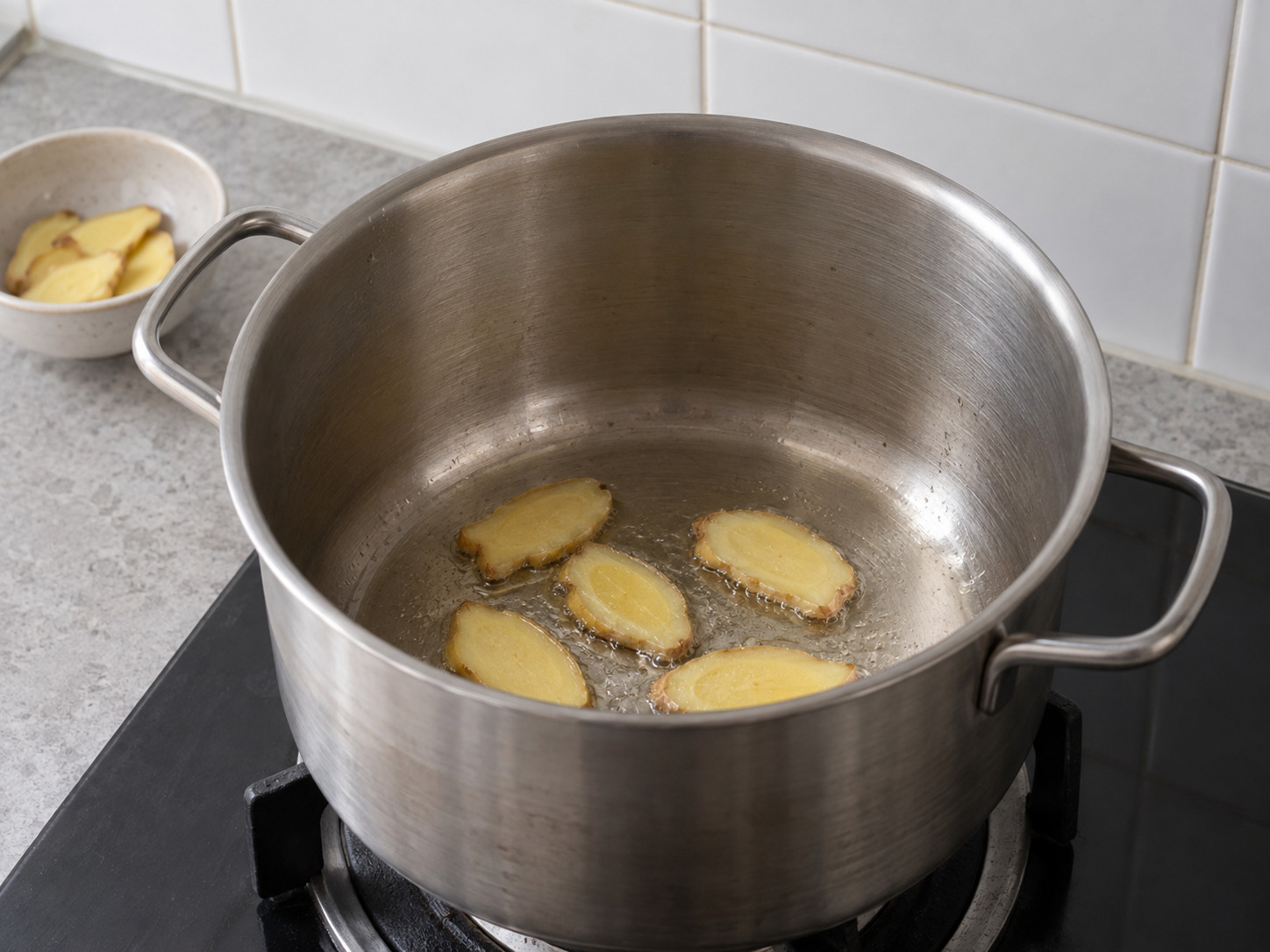 Fujian Red Rice Wine Lees Chicken Soup — Fry ginger