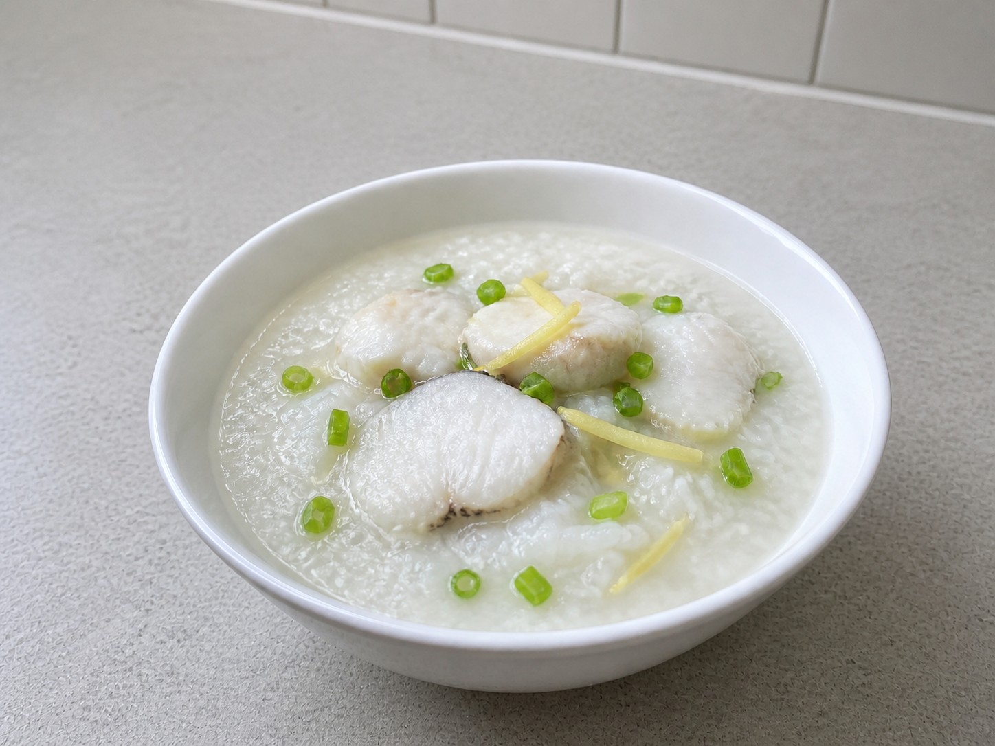 Bubur Fillet Ikan dengan Jahe — hidangan selesai