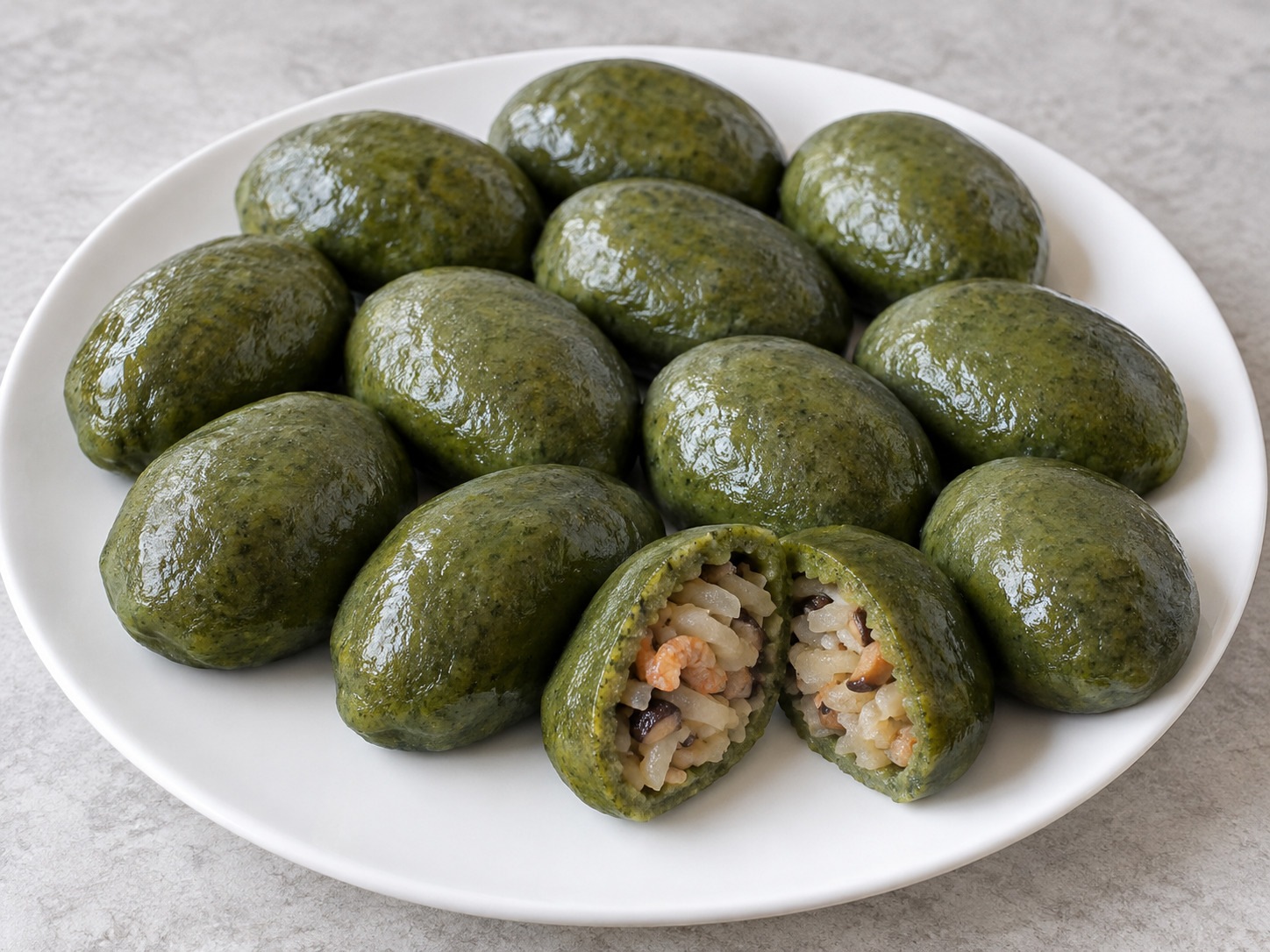 Hakka Mugwort Rice Dumplings — natapos na ulam