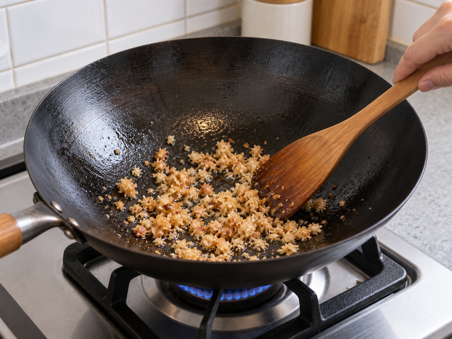 Hong Kong Fried Rice na may Manok at Salted Fish — 7