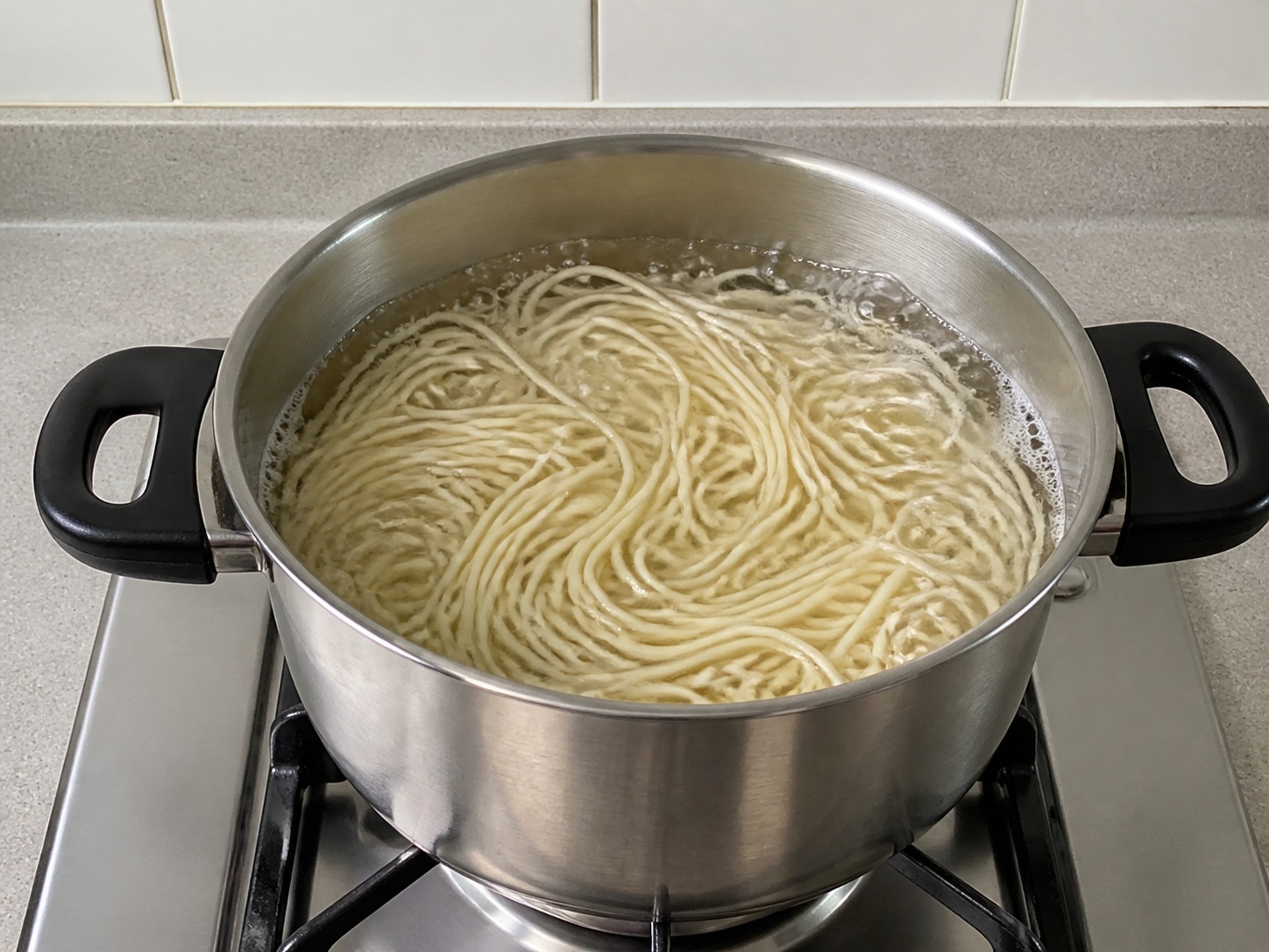 港式沙嗲牛肉麵 — 煮麵條