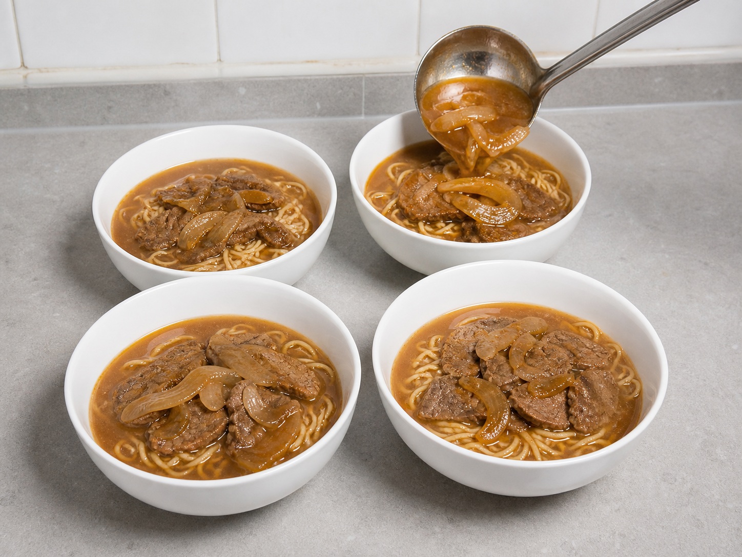 港式沙嗲牛肉麵 — 湯牛肉淋麵