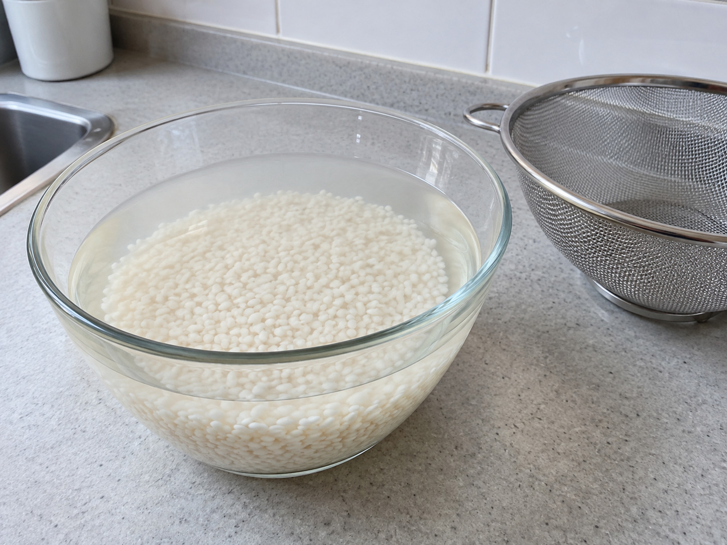 Wuhan Three-Delicacies Doupi — Soak rice