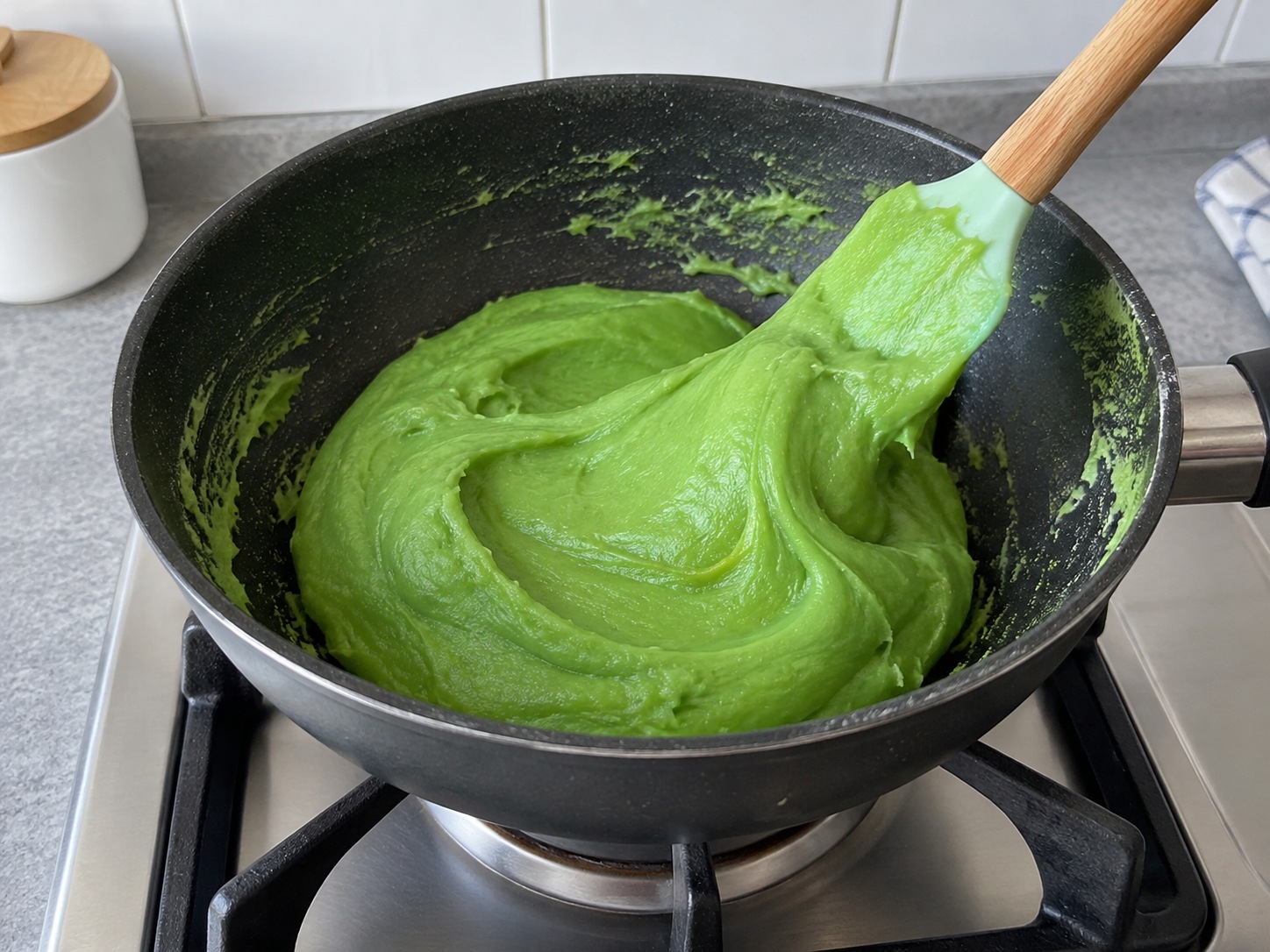 Indonesian Makassar Es Pisang Ijo — Cook until doughy