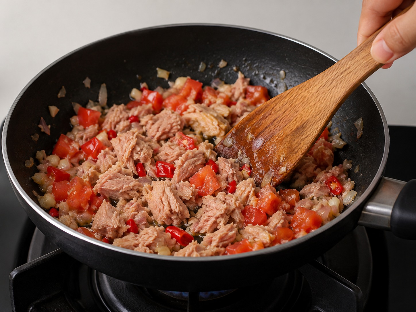 Indonesian Banana Leaf Grilled Tuna Rice — Cook tuna filling