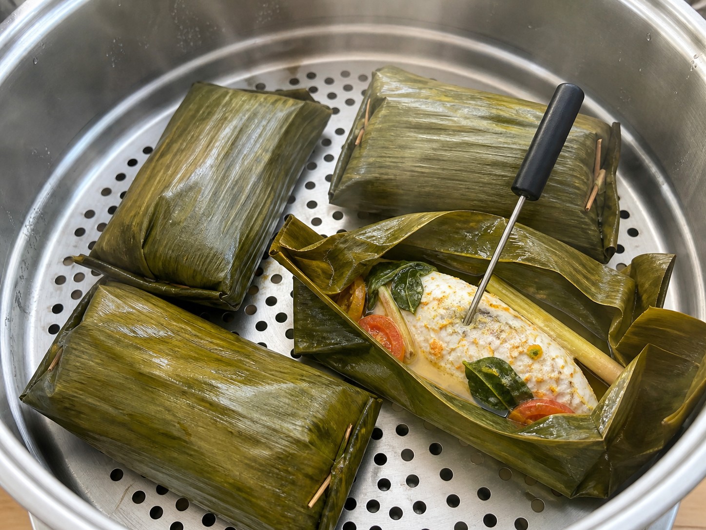 印尼香蕉葉蒸香料魚 — 蒸魚至63°C