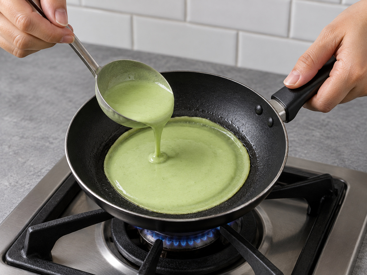 Indonesian Serabi Pandan Coconut Pancakes — 8. Magbuhos ng maliit na sandok ng batter at ikutin upang magkaroon ng manipis na gilid