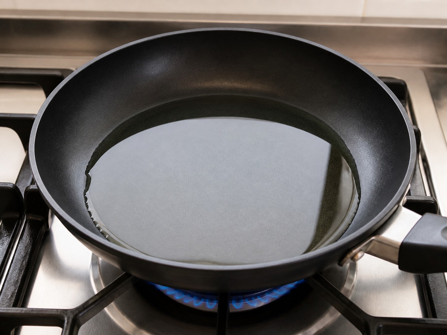 Indonesian Tokwa at Itlog na may Peanut Sauce — Initin ang kawali