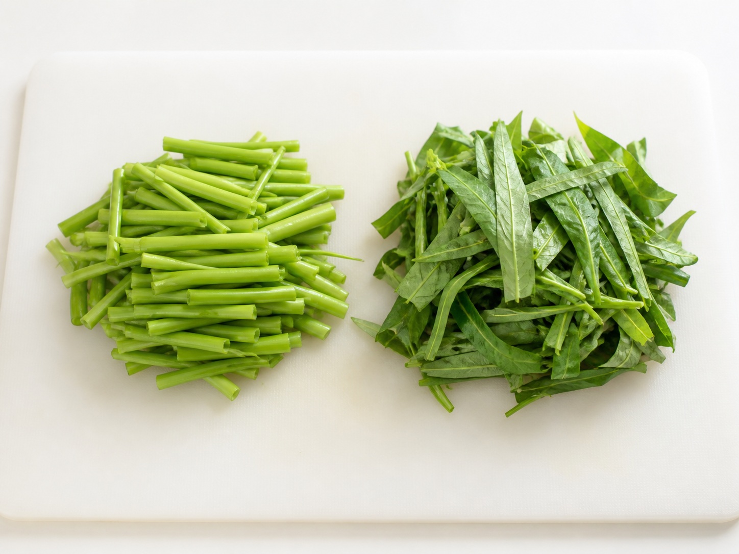 Indonesian Water Spinach with Shrimp Paste — step 2