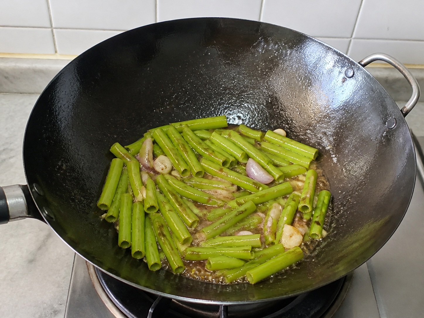 Indonesian Water Spinach with Shrimp Paste — step 8