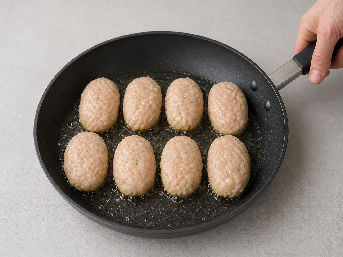 Rice Bowl Tsukune Ayam Jepang — Goreng sisi pertama