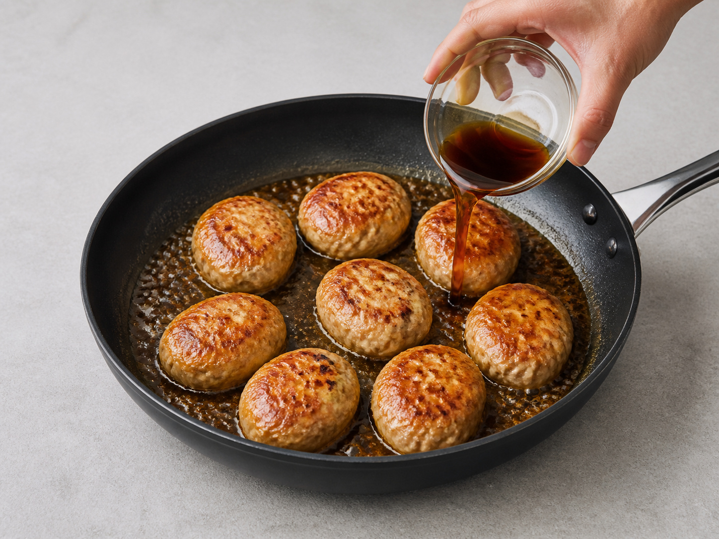 Rice Bowl Tsukune Ayam Jepang — Tuang saus