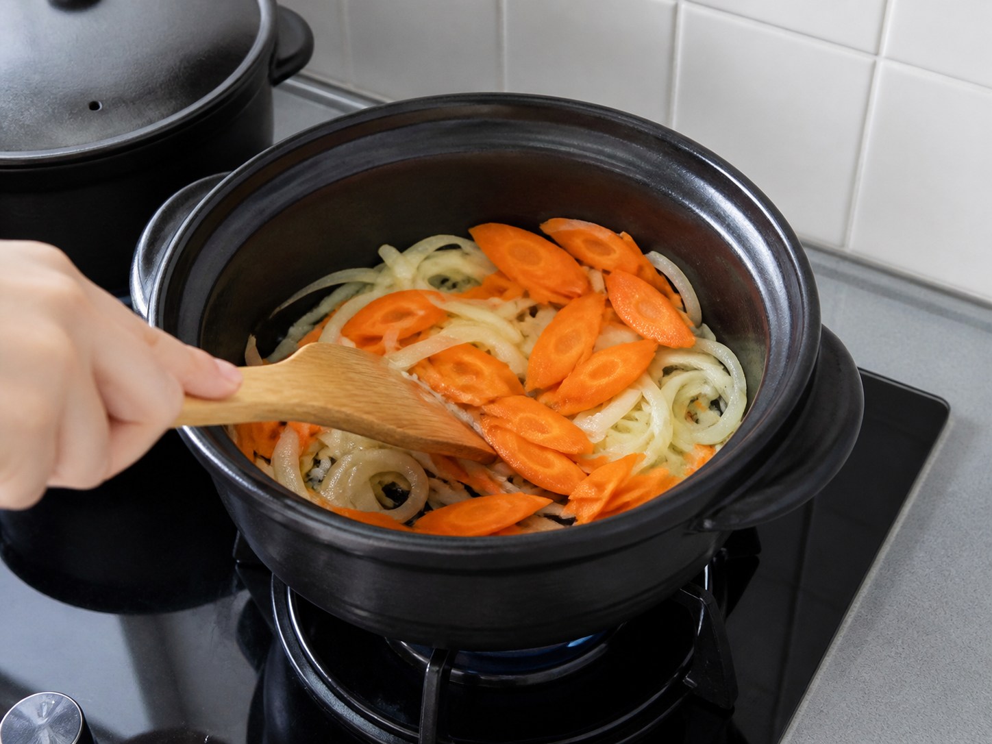 日式咖喱牛肉烏冬:加入紅蘿蔔