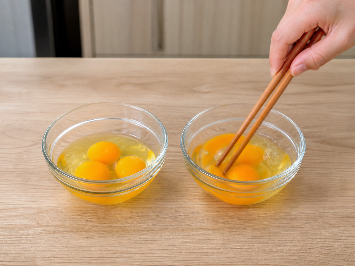 日式親子丼：輕打雞蛋