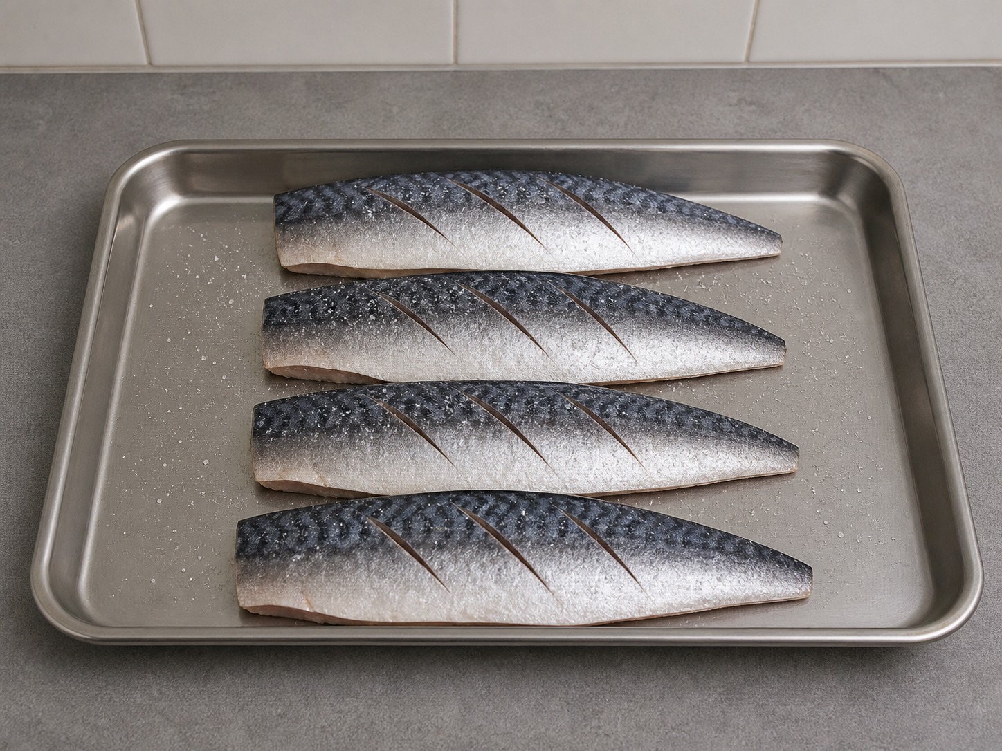 日式鹽燒鯖魚 — 兩面灑鹽