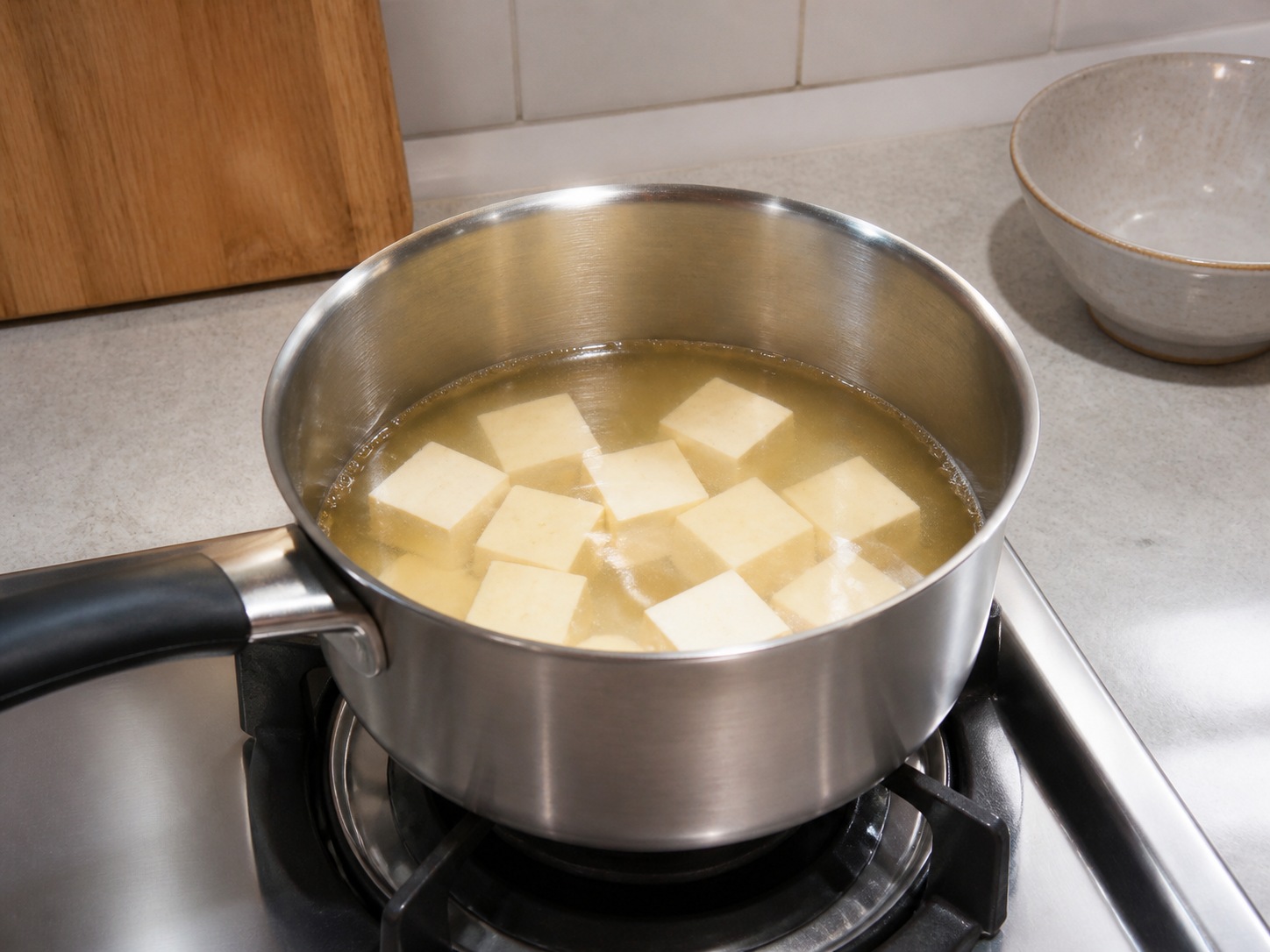Sup Miso Tahu dan Wakame ala Jepang: Hangatkan tahu