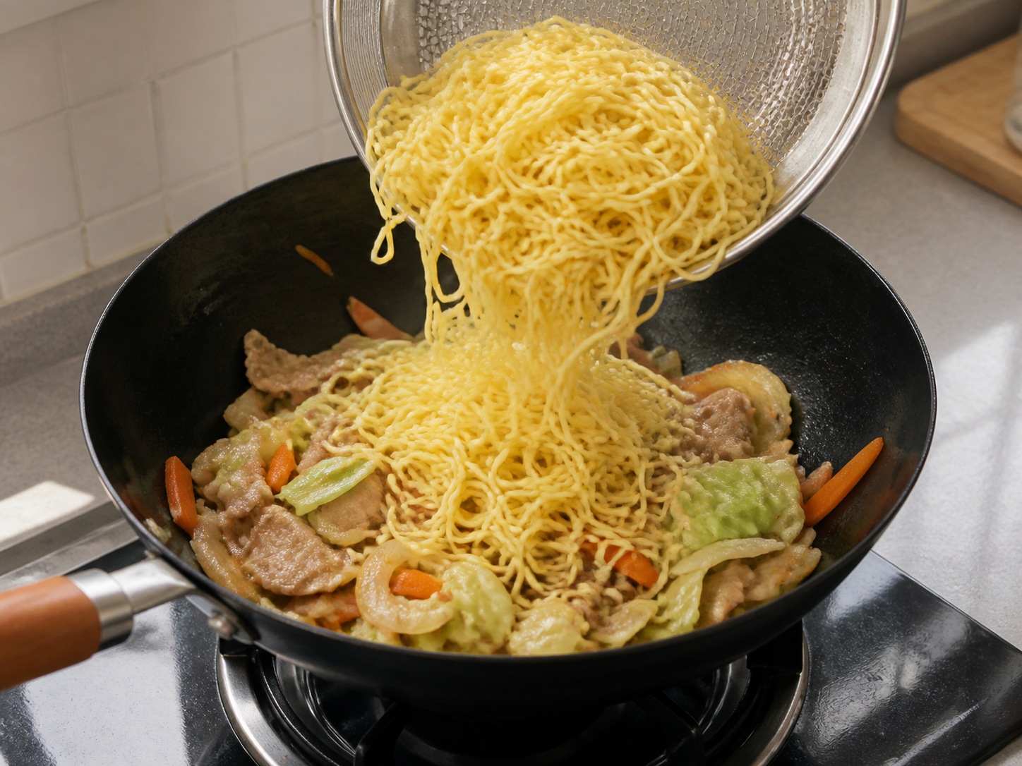 Yakisoba ala Jepang: Masukkan mi