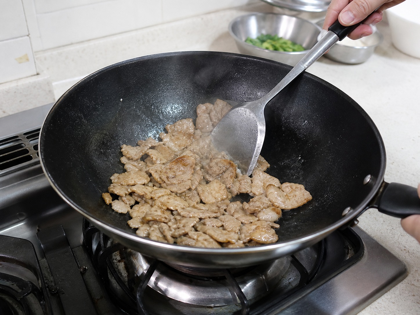 韓式泡菜豬肉炒飯配煎蛋:步驟 6