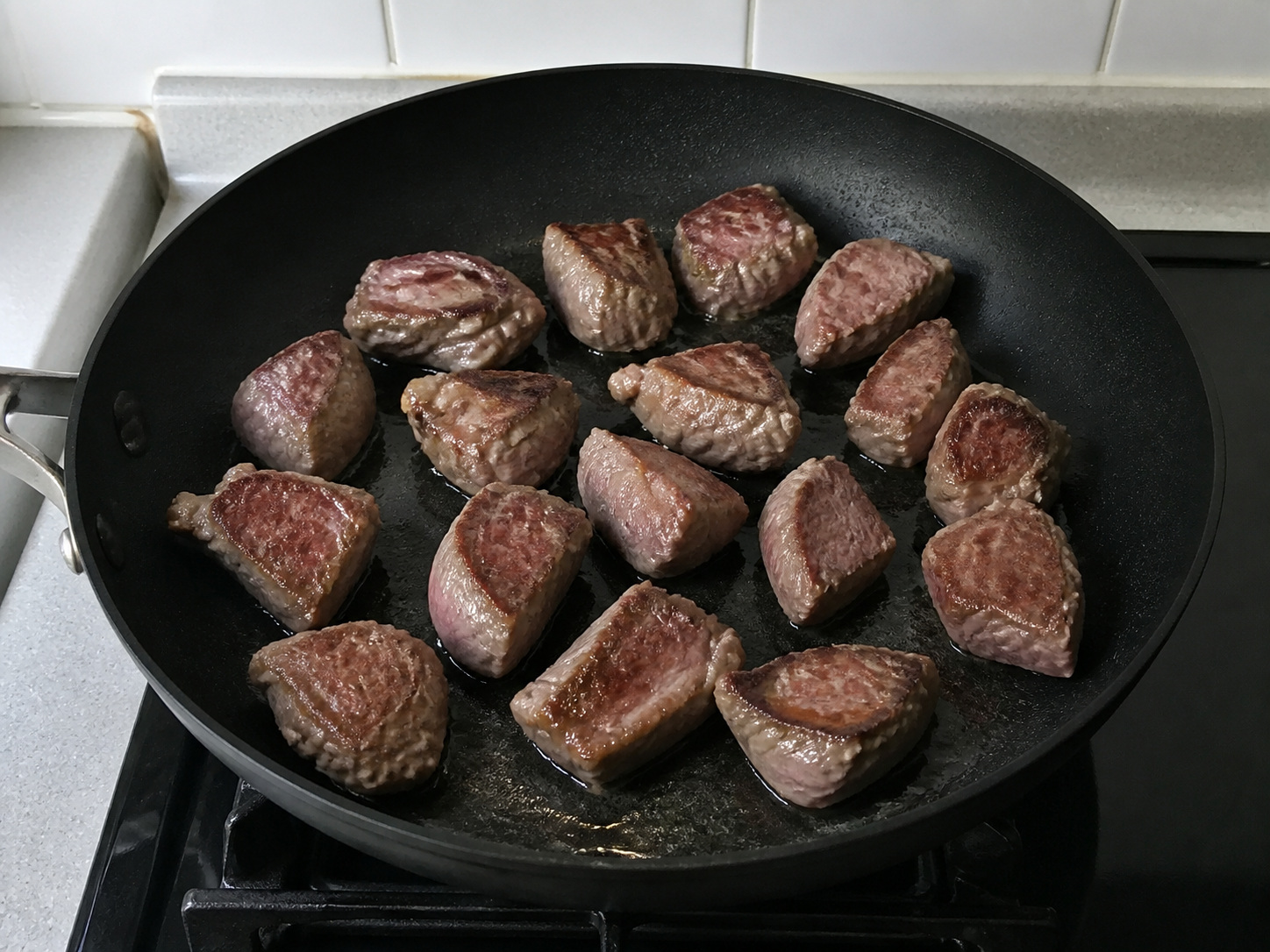 蘭開夏羊肉薯仔焗鍋 — 煎香羊肉