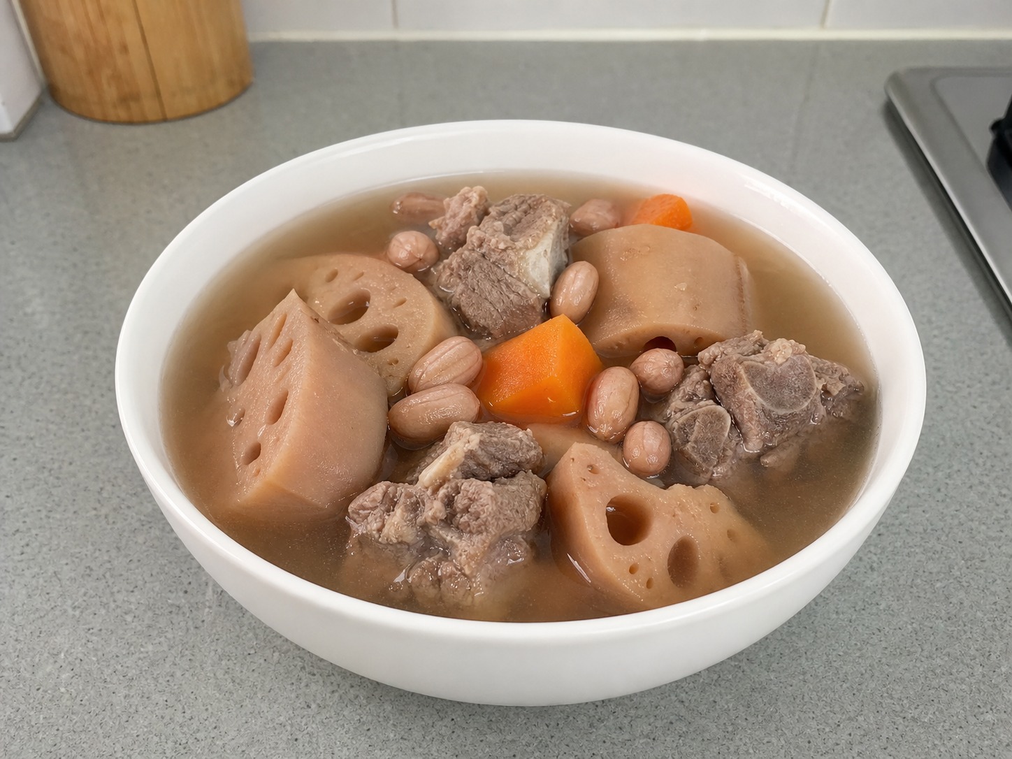 蓮藕花生豬骨湯 Lotus Root Peanut Pork Bone Soup